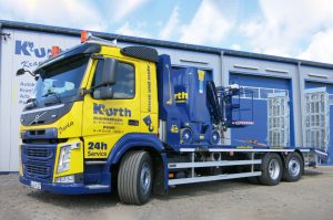 Kurth Autokrane GmbH & Co. KG – Abschleppen & Bergen: VOLVO mit Zanner-Plateauaufbau 6×2